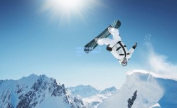 赛场之外的温度，一套西装背后的篮球情谊与传承