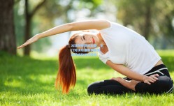 冰球联赛激战正酣，豪门对决引爆赛季高潮，新秀崛起改写格局