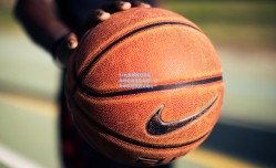 F1大奖赛西班牙站，维斯塔潘强势夺冠，红牛车队延续统治地位