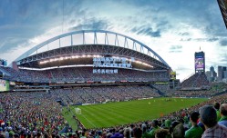 冰球联赛激战正酣，豪门对决引爆赛季高潮，新秀表现抢眼