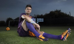 激情对决！同城德比战引爆全场，胜负悬念保持至最后一刻