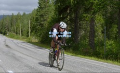 黑马逆袭！无名小将爆冷夺冠，改写赛事历史