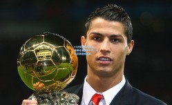 F1大奖赛西班牙站，维斯塔潘强势夺冠，汉密尔顿遗憾退赛