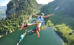 纳达尔鏖战五盘险胜德约科维奇，法网半决赛上演史诗级对决